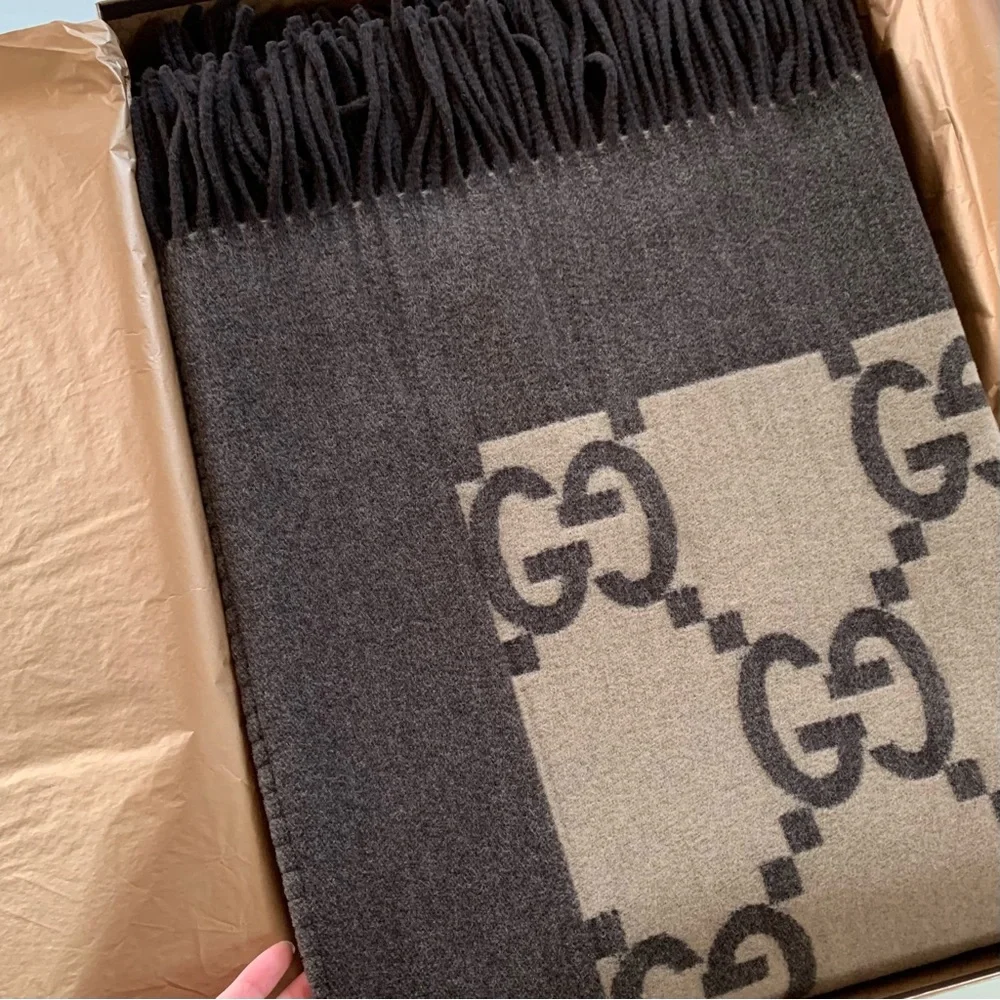 Gucci thick wool throw monogram brown
